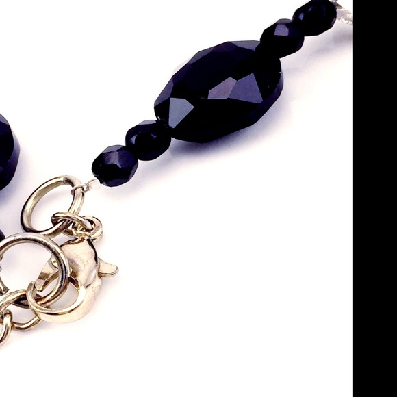 MELANIA TRUMP CRYSTAL/GLASS NECKLACE MINT - Picture 2 of 4